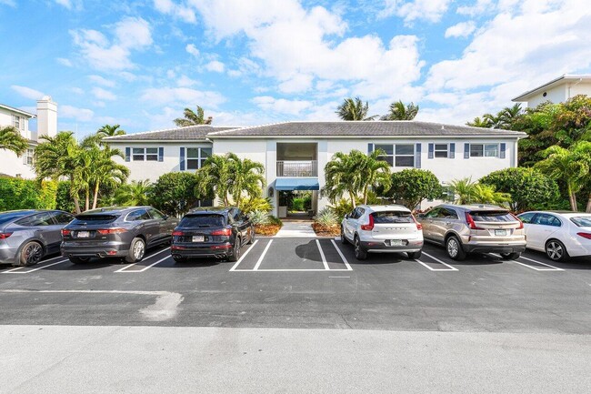 property at 1015 Ingraham Ave
