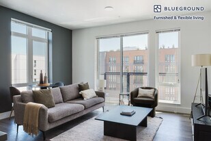 104 12th Ave, Unit SI FL6-ID744 in Seattle, WA - Building Photo