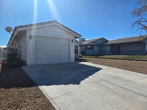 7421 Lattimore Dr in Las Vegas, NV - Building Photo - Building Photo