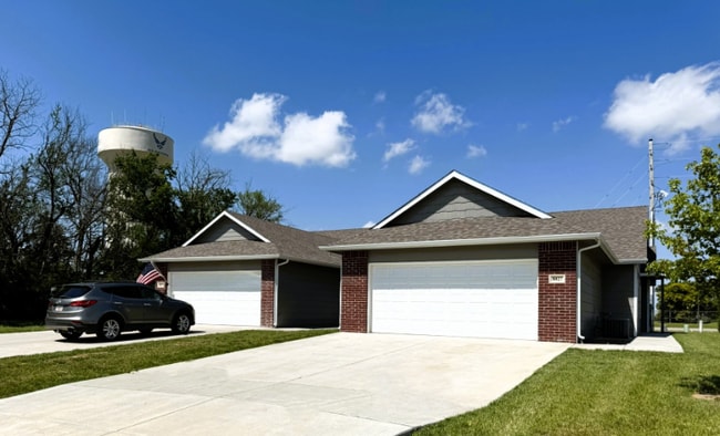 property at 8027 E 34th Ct S