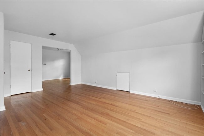 1456 W Irving Park Rd, Unit 2 in Chicago, IL - Building Photo - Building Photo