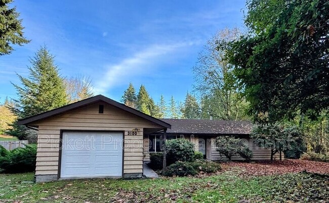 property at 3100 Armstrong Ln NE