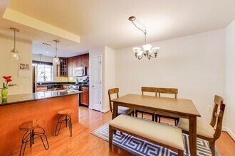 4139 S Four Mile Run Dr in Arlington, VA - Building Photo - Building Photo