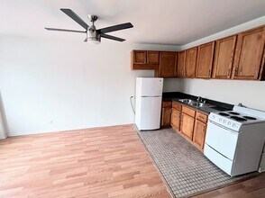 3933 N Clarendon Ave in Chicago, IL - Building Photo - Building Photo