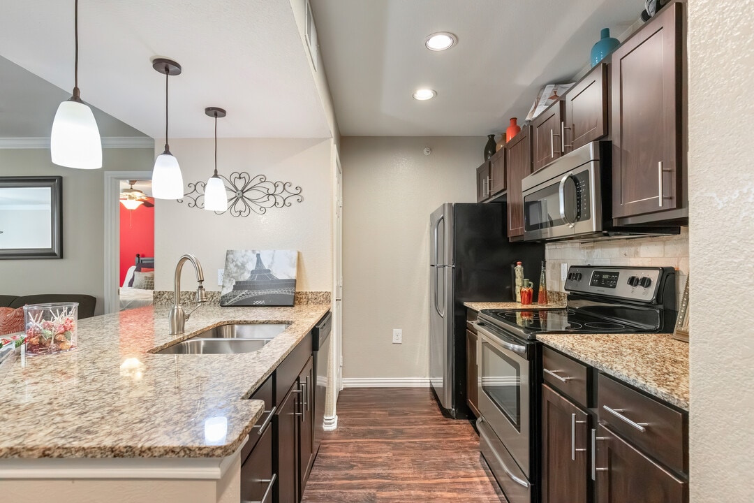 Summit Ridge Apartments in Lewisville, TX - Foto de edificio