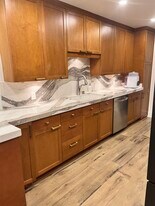 3530 Piedmont Rd NE, Unit Spacious 1BR + Den in Atlanta, GA - Building Photo