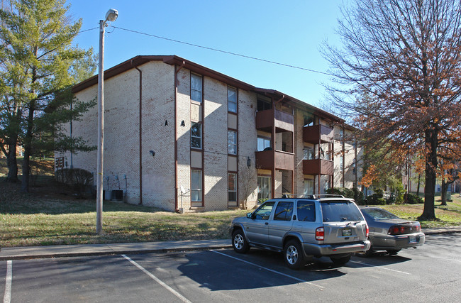 Foxcroft Apartments in Nashville, TN - Building Photo - Building Photo