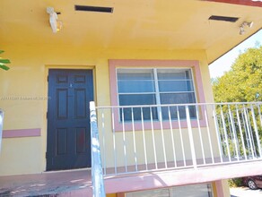 1826 Cleveland St in Hollywood, FL - Foto de edificio - Building Photo