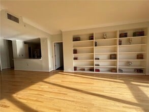3475 Oak Valley Rd NE in Atlanta, GA - Building Photo - Building Photo