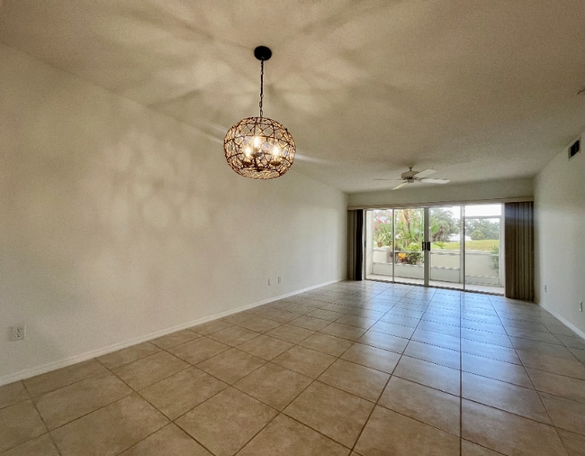 431 Cerromar Ln in Venice, FL - Building Photo - Building Photo