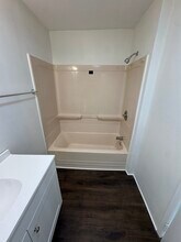 7 Somers St, Unit A in Danbury, CT - Building Photo - Building Photo