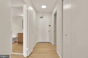 4620 N Park Ave in Chevy Chase, MD - Building Photo