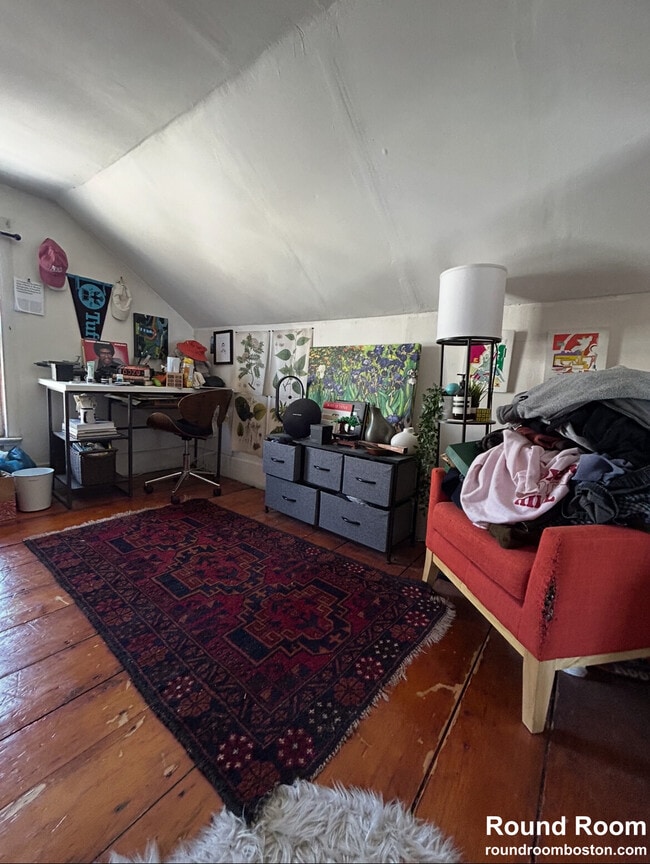 4 Saint Mary Rd, Unit 1