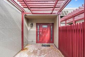 1391 W Fairway Rd in Pembroke Pines, FL - Building Photo - Building Photo