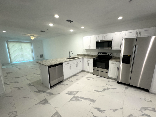746 SW 8th Terrace in Cape Coral, FL - Building Photo - Building Photo