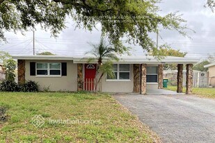 10935 109th Way N in Largo, FL - Building Photo