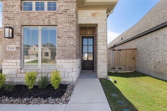 123 Plumbago Loop in Bastrop, TX - Building Photo - Building Photo