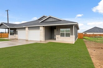 503 War Admiral Dr in Jarrell, TX - Building Photo - Building Photo