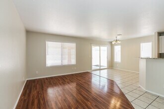 5337 N Padero Dr in North Las Vegas, NV - Building Photo - Building Photo