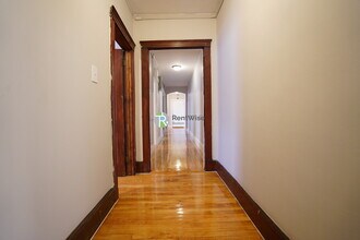 90 Cypress St in Brookline, MA - Foto de edificio - Building Photo