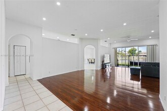 4294 Diamond Terrace in Weston, FL - Building Photo - Building Photo