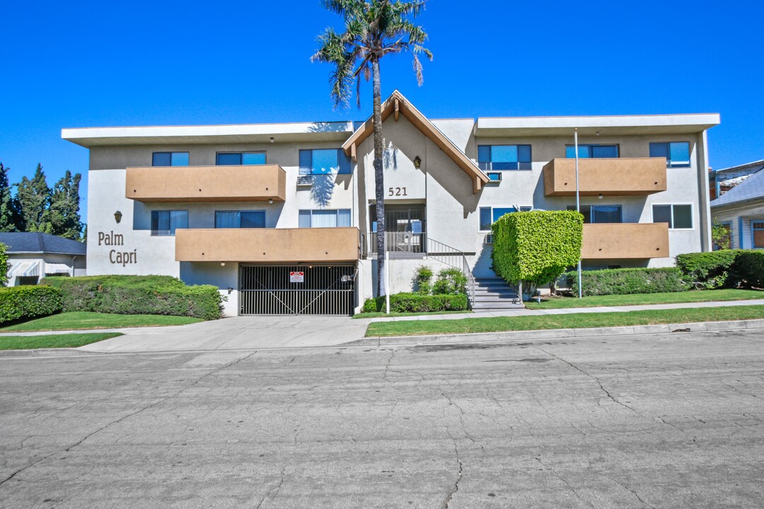 Palm Capri Apartments in Burbank, CA - Building Photo