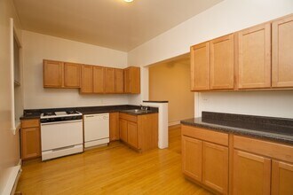 1310 Oak Ave, Unit W4 in Evanston, IL - Building Photo - Building Photo