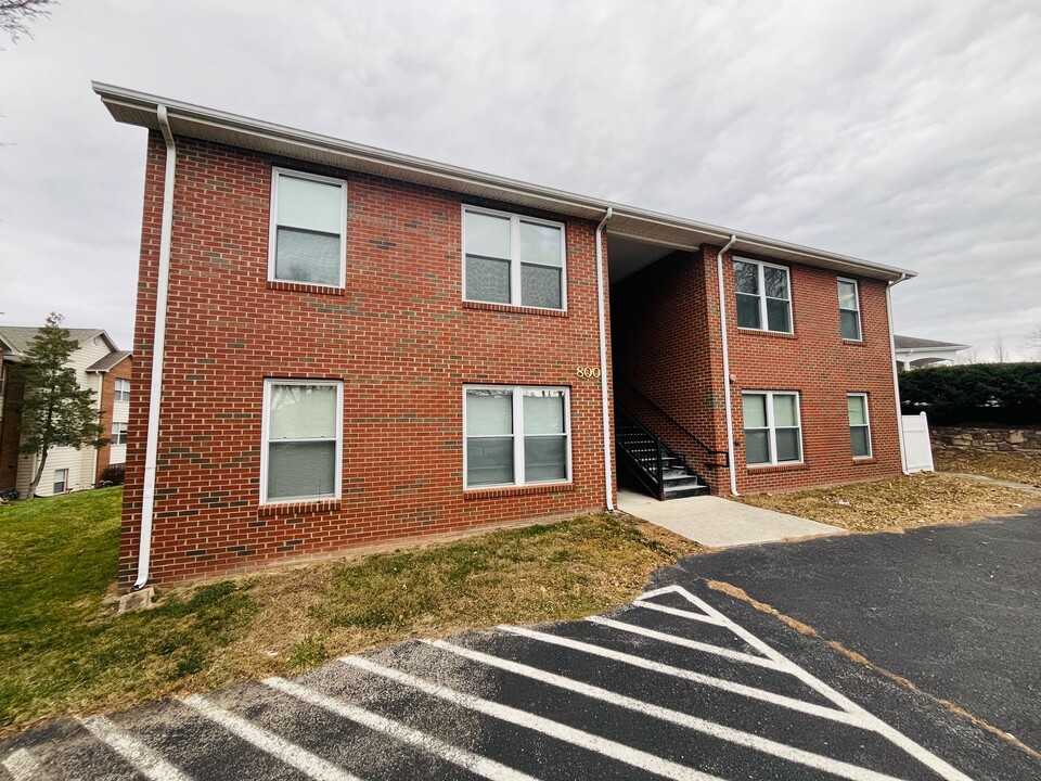 800 Orchard St in Blacksburg, VA - Building Photo