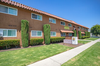 Buena Casa Apartments in Buena Park, CA - Building Photo - Building Photo