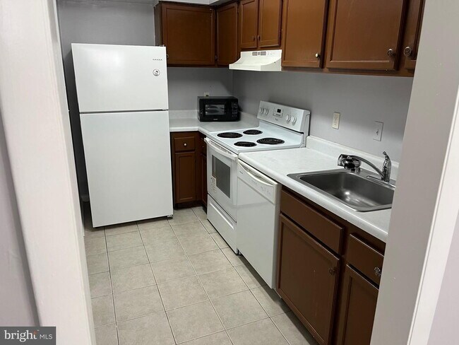 9505 Hagel Cir in Lorton, VA - Building Photo - Building Photo