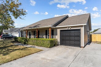 4811 Oberbeck Way in Wilmington, NC - Foto de edificio - Building Photo