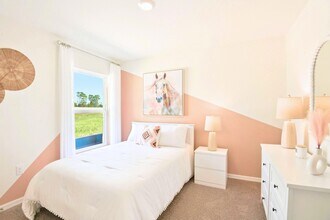 4012 Antigua Wy in Spring Hill, FL - Foto de edificio - Building Photo