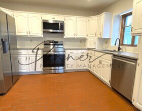 625 NE St Andrews Cir in Lee's Summit, MO - Building Photo - Building Photo