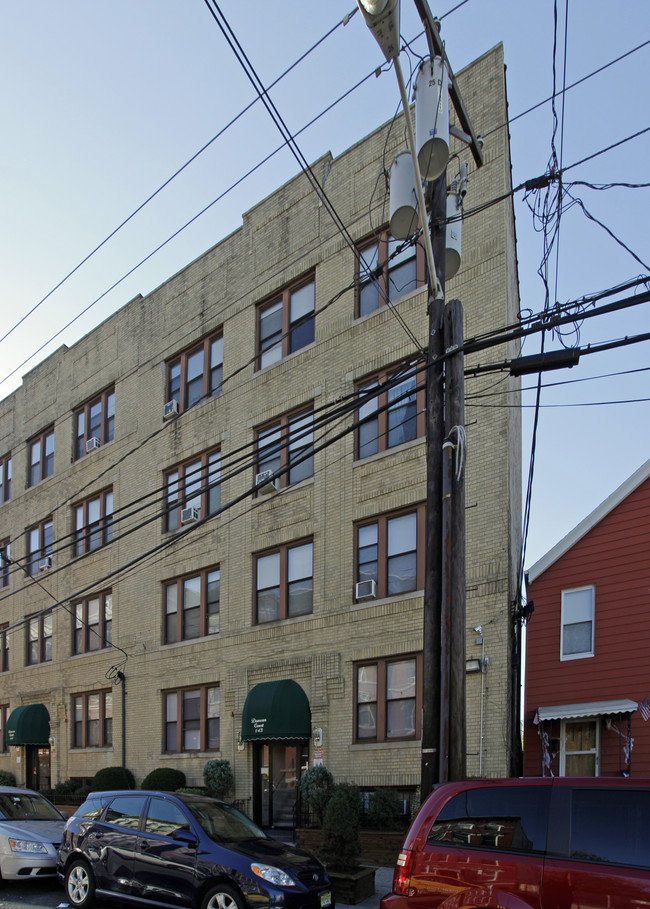 143 Duncan Ave in Jersey City, NJ - Foto de edificio - Building Photo