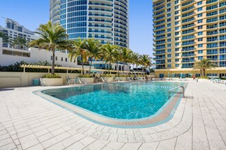 2501 S Ocean Dr in Hollywood, FL - Foto de edificio - Building Photo