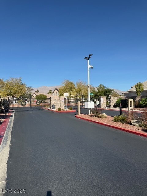 4932 Royal Lake Ave in Las Vegas, NV - Building Photo - Building Photo