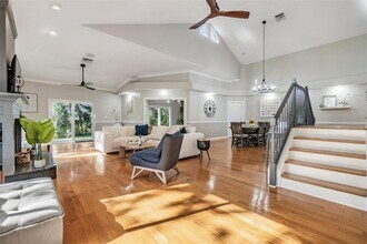 2122 Oak Forest Ln in Palm Harbor, FL - Building Photo - Building Photo