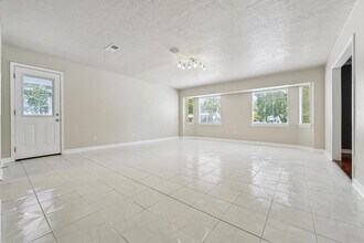 9711 Long Branch Ln in Houston, TX - Building Photo - Building Photo