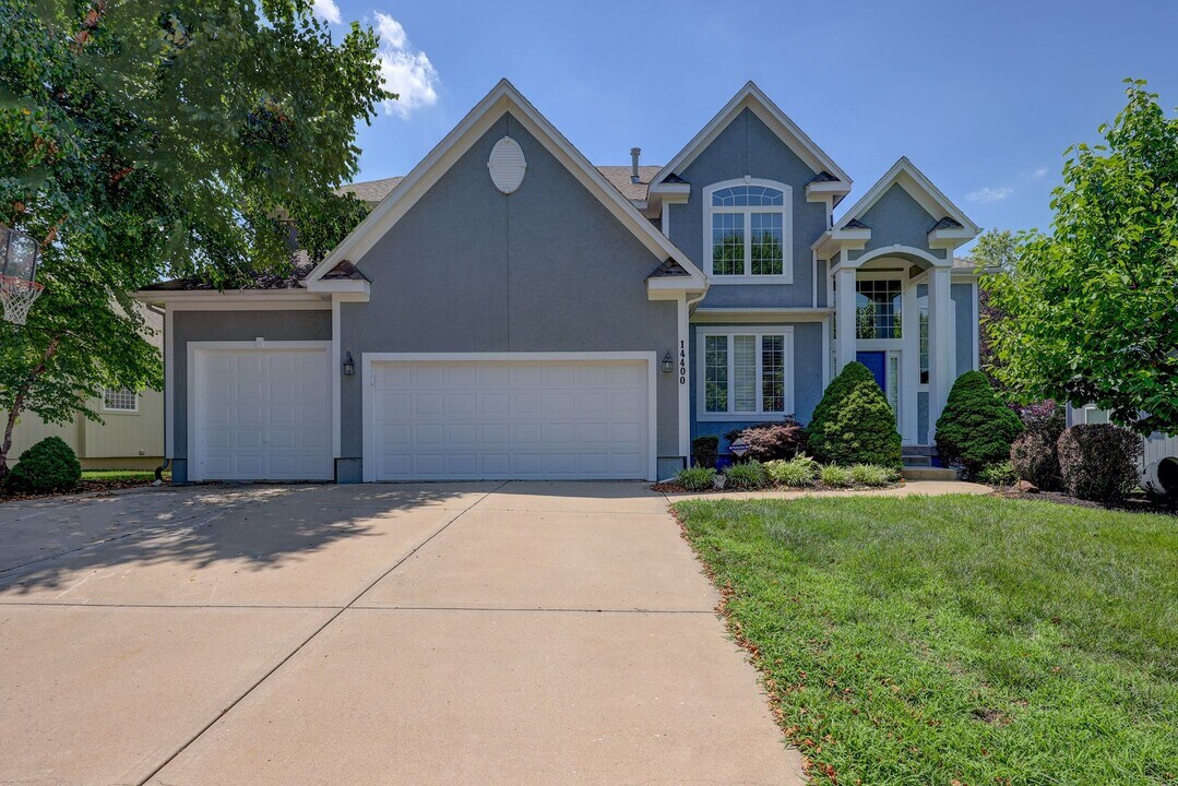 14400 Grandview St in Overland Park, KS - Building Photo