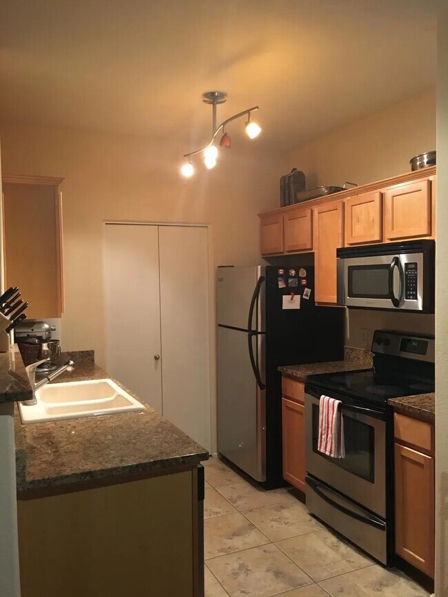 3302 N 7th St, Unit 309 in Phoenix, AZ - Building Photo - Building Photo