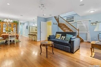 18 Illinois Ave in Long Beach, NY - Foto de edificio - Building Photo