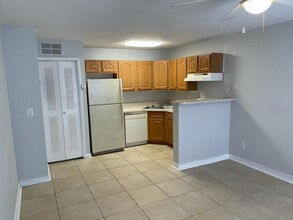 4724 Walden Cir in Orlando, FL - Building Photo - Building Photo