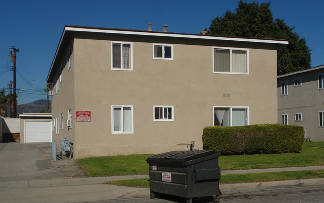 537 E Hurst St in Covina, CA - Foto de edificio - Building Photo