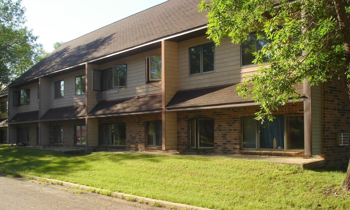 Scotland Green Apartments in Granite Falls, MN - Building Photo