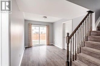 502 Coldwater Cres in Ottawa, ON - Building Photo - Building Photo