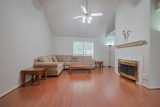 6607 Bayou Crest Dr in Houston, TX - Building Photo - Building Photo