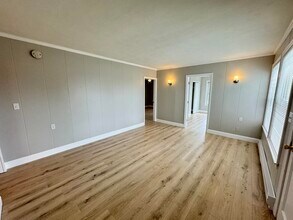 37 Brown Ave in Manchester, NH - Building Photo - Building Photo
