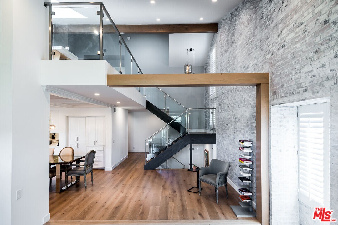 1625 Michael Ln in Los Angeles, CA - Building Photo