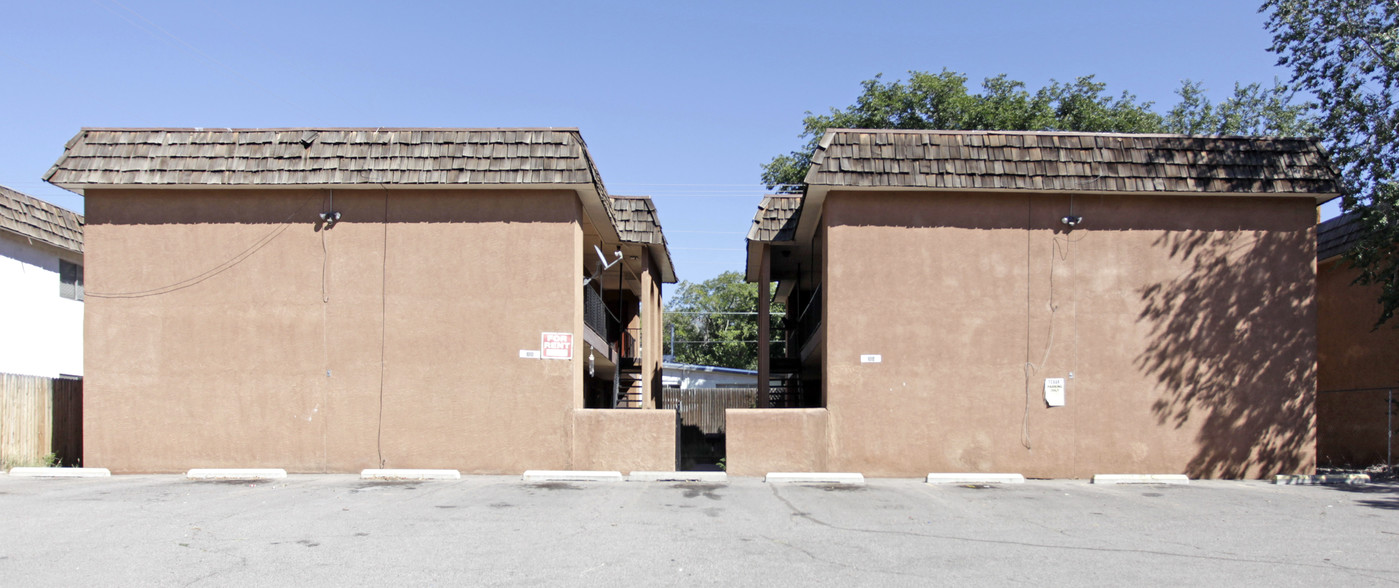 1804 Mary Ellen St NE in Albuquerque, NM - Foto de edificio