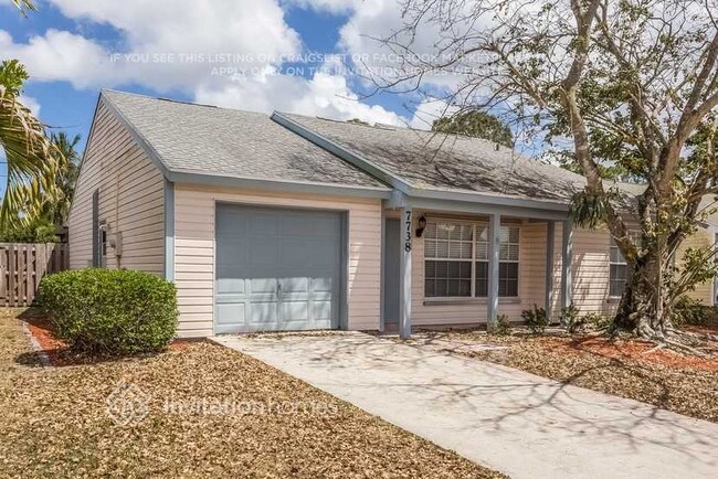 7738 E Blairwood Cir in Greenacres, FL - Building Photo - Building Photo